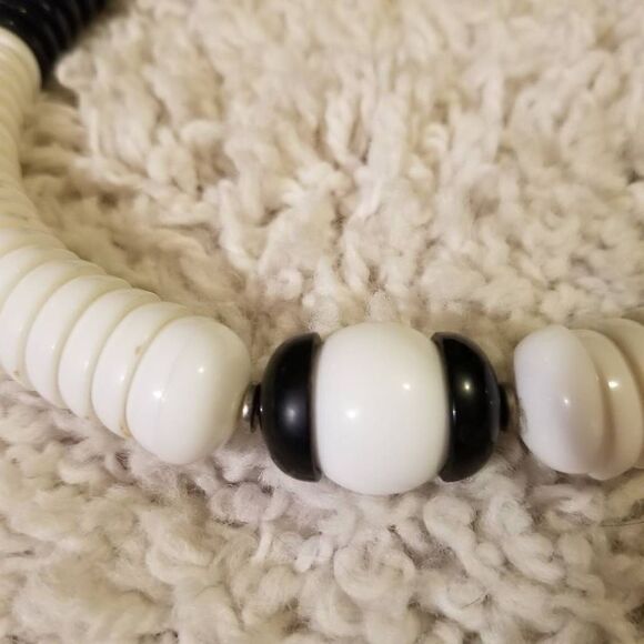 Vintage Black White Funky Bead Necklace - Picture 3 of 7